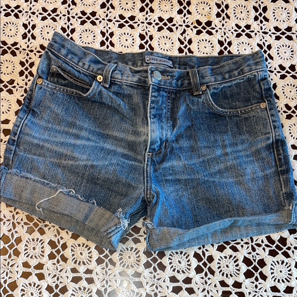 Women’s Blue Denim Rolled-Hem Jean Shorts